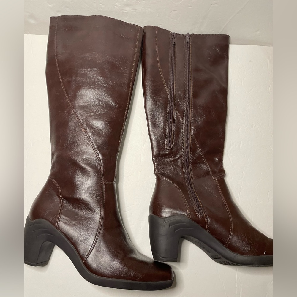 Aerosoles Womens Leather Knee High Brown Boots Size 8 heel 2.5in gently used (12
